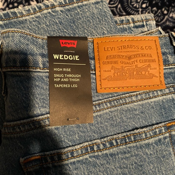 Womens Levi’s jeans - Picture 4 of 5
